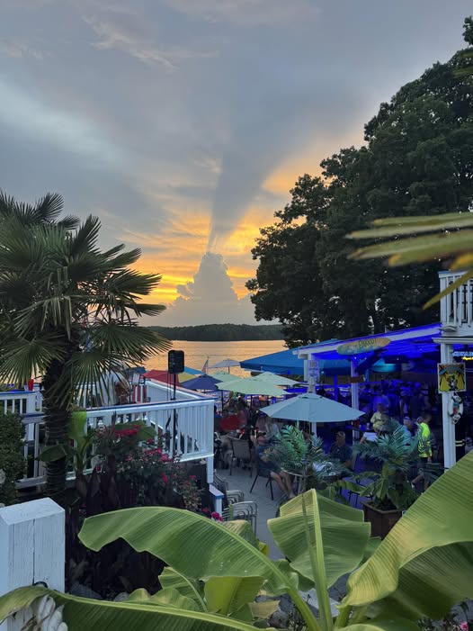 Blue Parrot Grill on Lake Norman